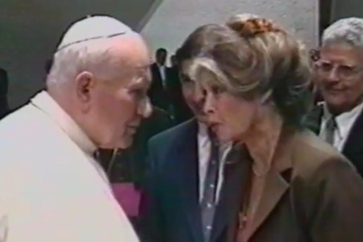 Brigitte Bardot incontra Papa Giovanni Paolo II