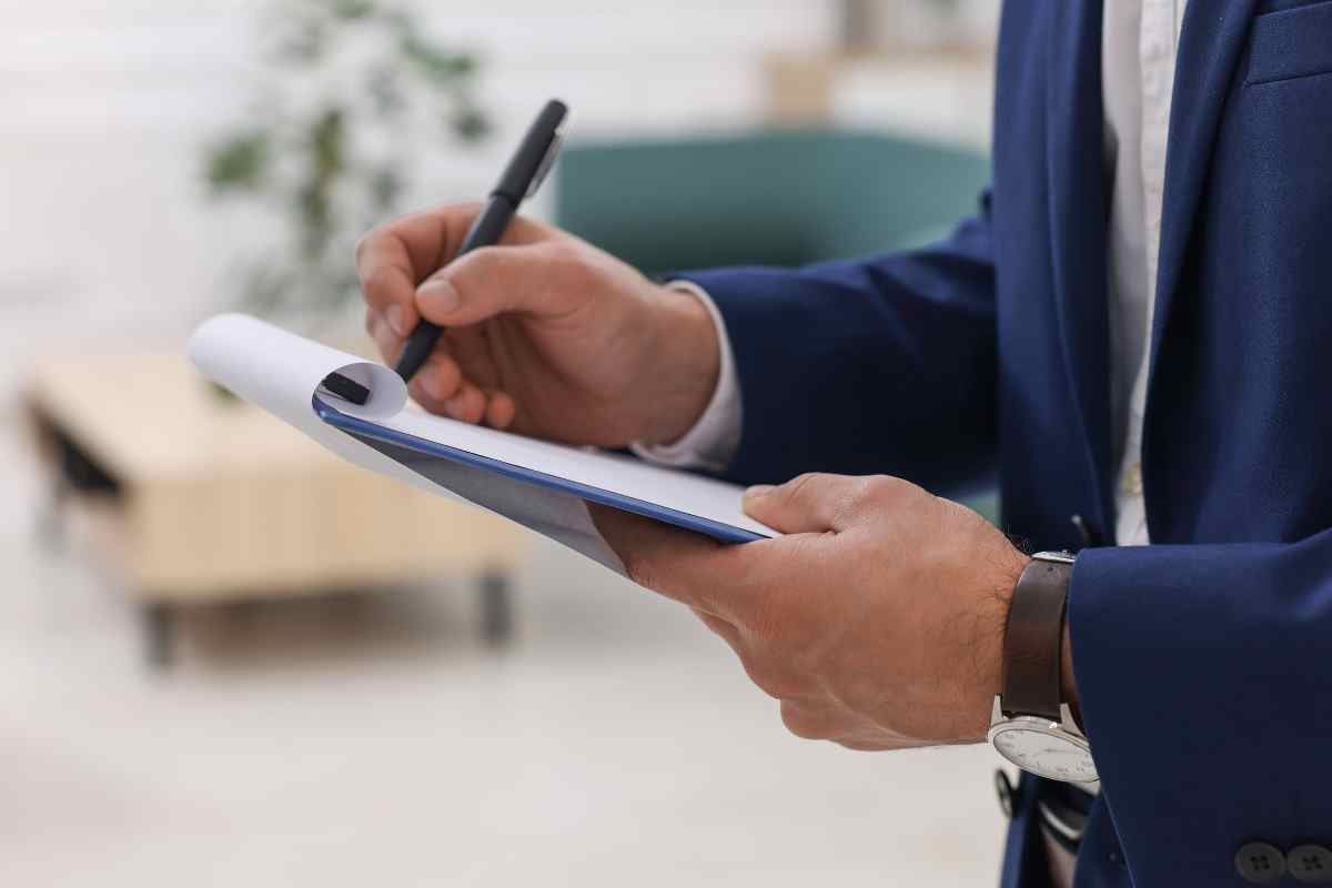 Ispezione in corso a scuola