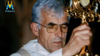 Padre Slavko Barbaric durante una Messa