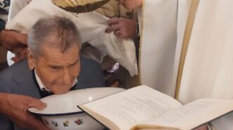 A 100 anni riceve tutti i sacramenti