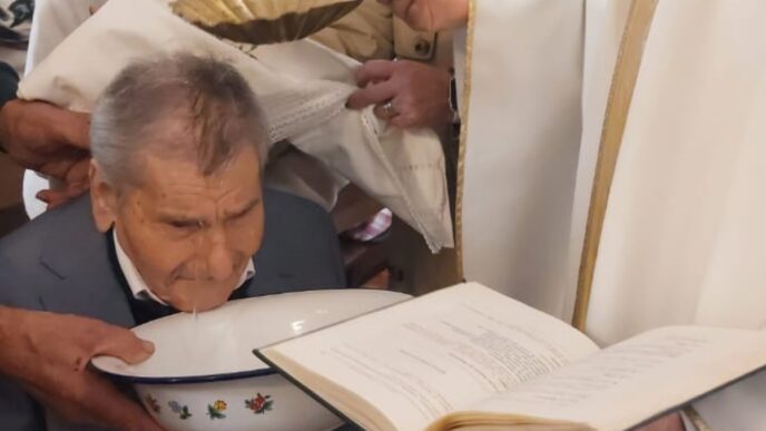 A 100 anni riceve tutti i sacramenti