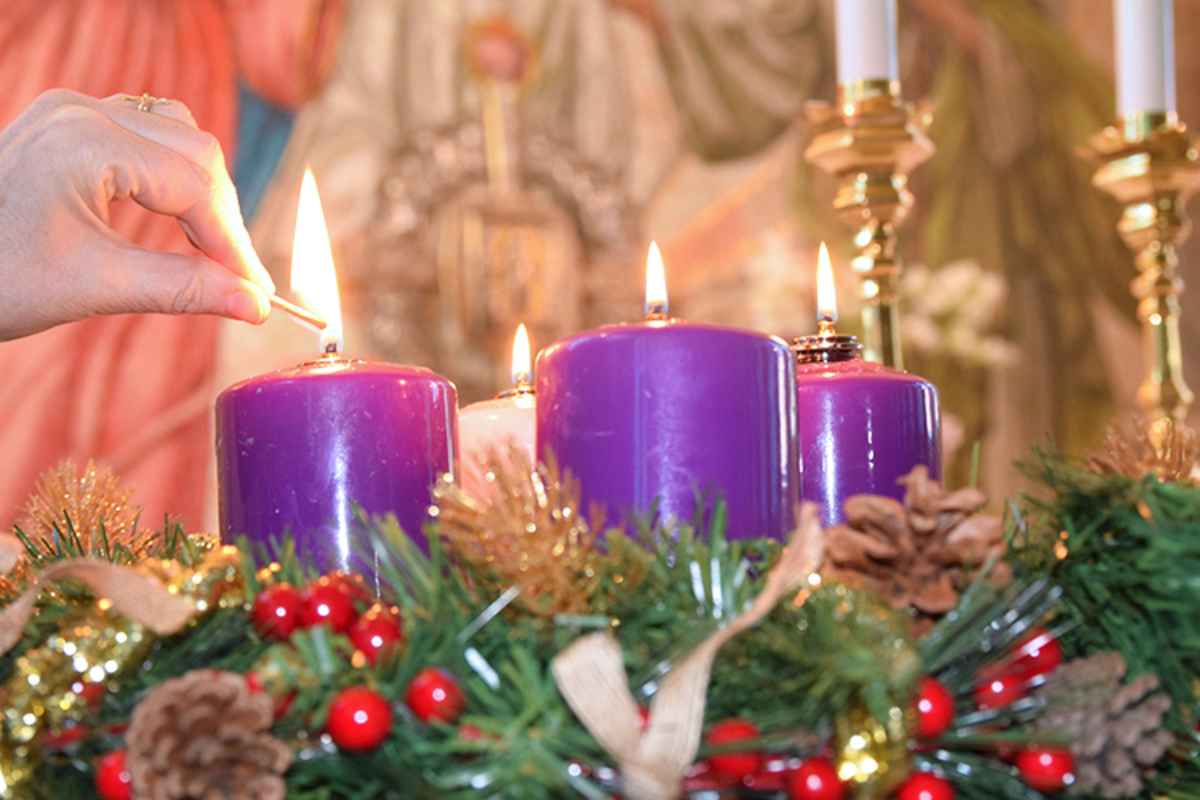 avvento quattro candele accese