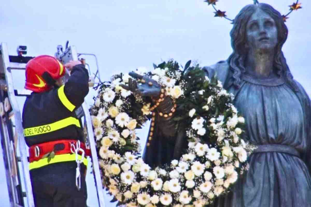 L'omaggio dei pontefici all'Immacolata di piazza di Spagna