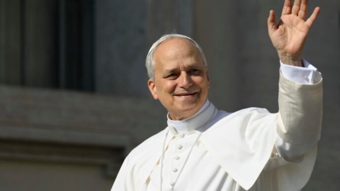 papa leone personaggio anno 2025