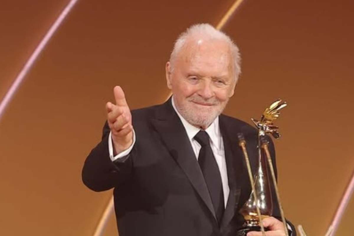 Anthony Hopkins durante una premiazione