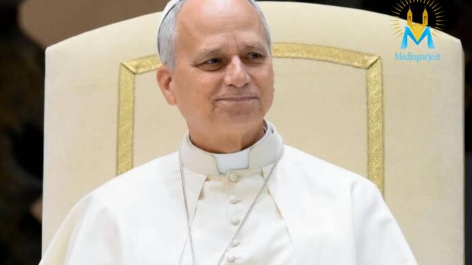 Papa Leone XIV sorride