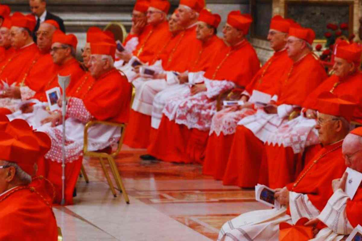 concistoro e conclave: caratteristiche e differenze
