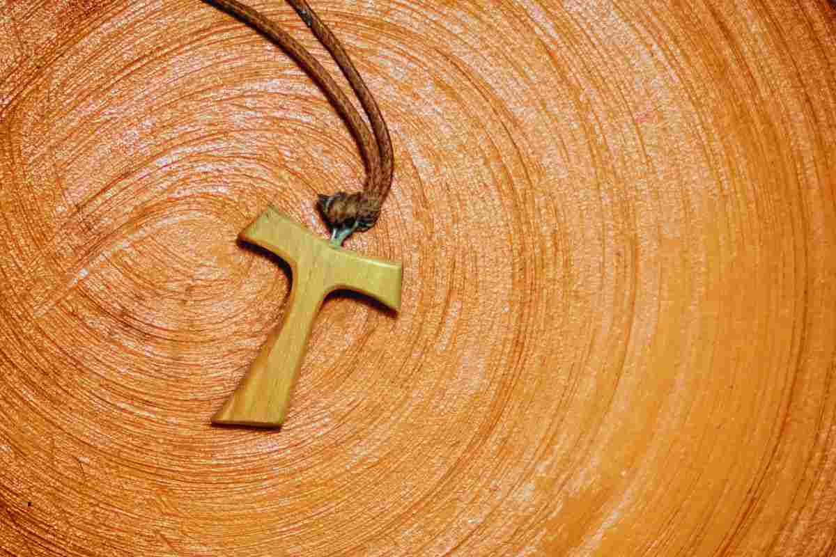 origine e storia del tau francescano