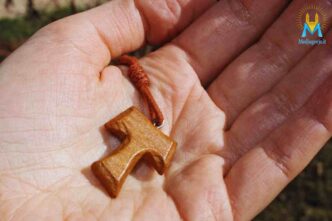 il significato del tau francescano