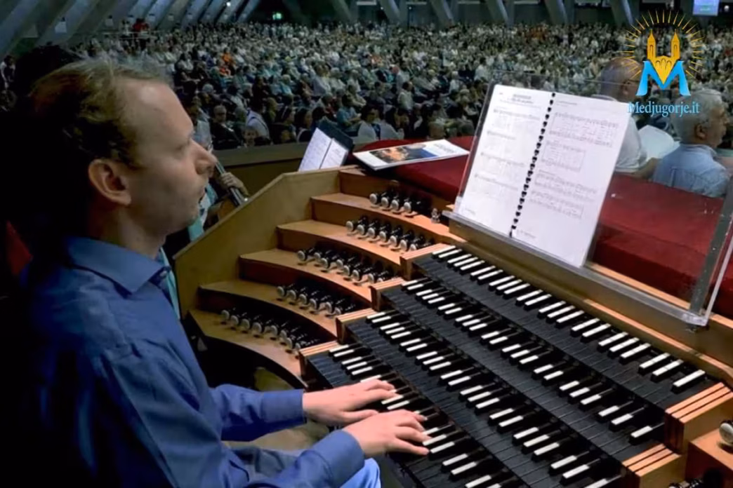 Isaia Ravelli concerto Milano