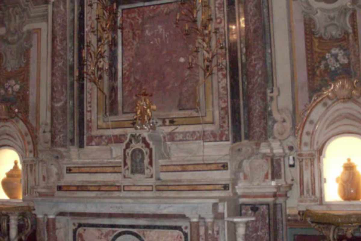 il luogo in cui il miracolo ebbe luogo, continua a essere oggetto di dibattito tra studiosi e pellegrini.