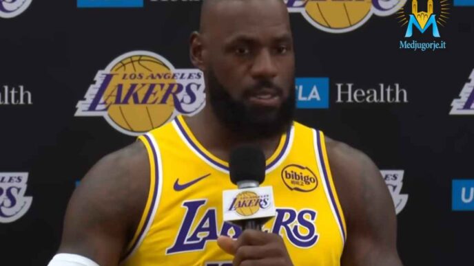 LeBron James in conferenza stampa
