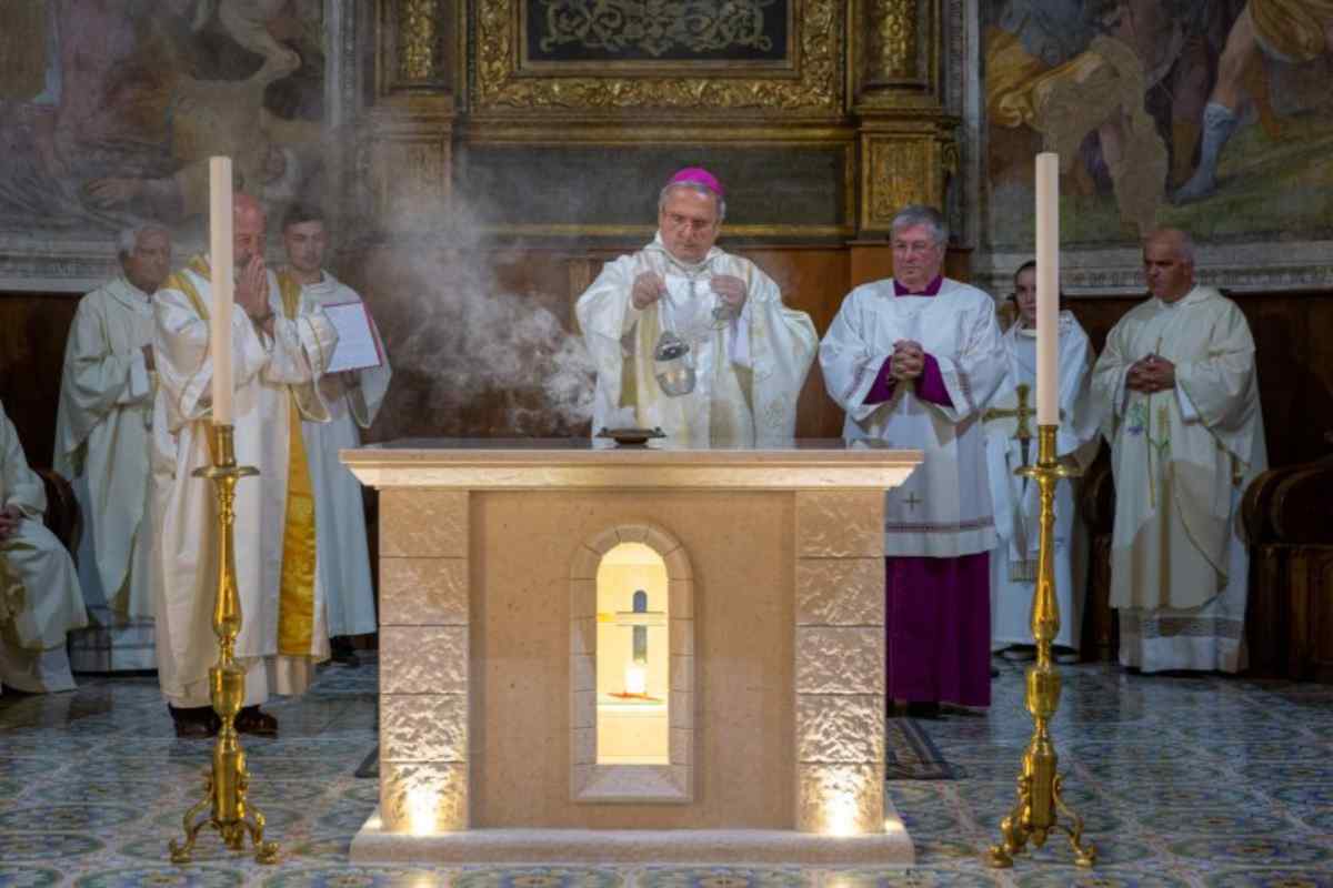 altare venerazione cristo significato