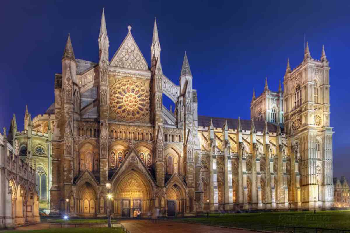 Con 1.400 adulti pronti a ricevere il battesimo, le arcidiocesi di Westminster e Southwark fanno segnare un incremento del 60% rispetto al 2015