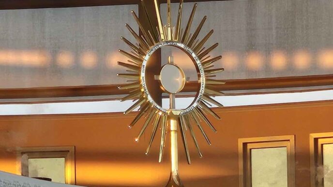 l'Eucaristia e la Resurrezione. In questo periodo dell’anno, la liturgia ci richiama alla celebrazione di un mistero che va ben oltre il semplice ricordo di un evento lontano nel tempo