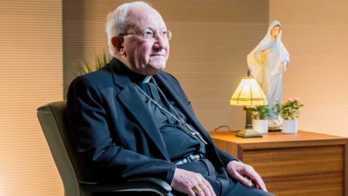 Il messaggio della Regina della Pace è nato qui a Medjugorje, dove la Vergine Maria ci invita incessantemente alla preghiera per la pace. In tempi di incertezze e conflitti, le sue parole risuonano forti: pregate, pregate, pregate. La pace è il frutto di una preghiera sincera e di azioni concrete. Non basta sperare che le cose cambino, bisogna intervenire: pregare il Rosario, assistere chi soffre e riflettere su come possiamo essere portatori di pace nel nostro mondo.