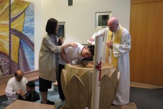 A Hong Kong, un luogo segnato da tensioni politiche e culturali, la comunità cattolica sta vivendo una stagione straordinaria di crescita e trasformazione spirituale.