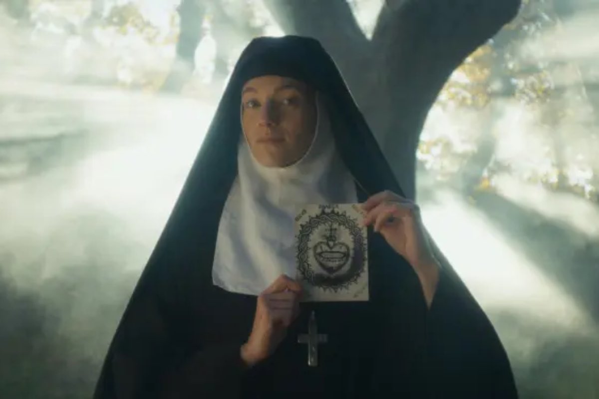 Le storie raccontate nel film vanno dritto al cuore: una coppia che riscopre la fede, un giovane malato che trova speranza, un ex spacciatore che cambia vita. Ogni testimonianza, autentica e commovente, dimostra che il messaggio d'amore e misericordia di Gesù è più vivo che mai!