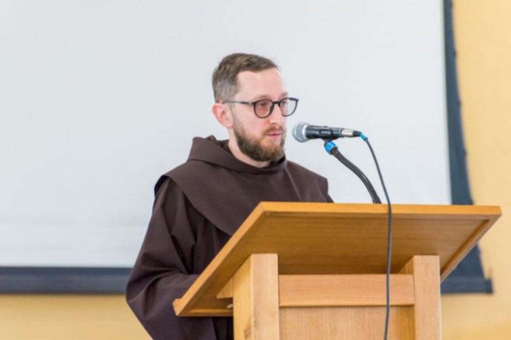 Il testo da cui nasce questa meditazione è stato proposto da Fratello Marinko Klaić, religioso francescano che dedica il suo cammino alla vita spirituale e all’evangelizzazione. 