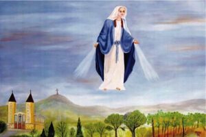 Il quadro raffigura la Vergine Maria sospesa sopra il paesaggio di Međugorje, come se vegliasse sul luogo che pochi anni dopo sarebbe diventato meta di pellegrinaggi da tutto il mondo. Un’immagine che per molti ha assunto nel tempo il valore di un segno quasi profetico.