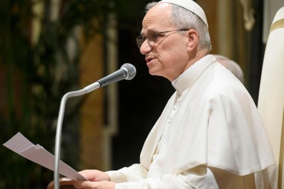 La guerra, dice il Papa, non può mai essere la soluzione: solo il dialogo e la volontà di ascolto possono aprire la porta alla pace.