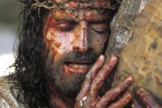 Ogni anno, il Venerdì Santo porta con sé una riflessione sulla morte di Gesù. Ma è davvero possibile determinare con precisione il giorno e l'ora della sua morte?