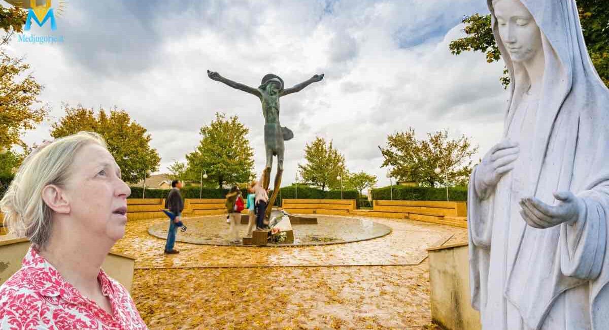 Cari figli! Il veleno dell'egoismo e dell'odio regna nei cuori umani ed è per questo che non avete la pace. Vi invito, figlioli: siate amore e le mie mani tese verso tutti coloro che incontrate. Nell'umiltà pregate per la pace e Impegnatevi per la riconciliazione fra gli uomini, affinché ogni uomo stia bene sulla terra. Grazie per aver risposto alla mia chiamata.