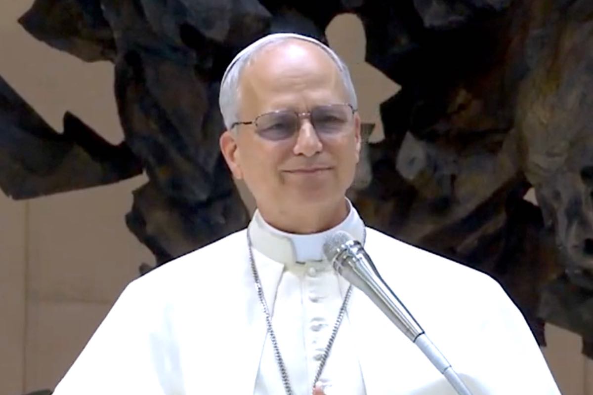 Ora, invece, il Papa chiede di non ripetere gli errori del passato. Non basta la denuncia: occorre fare di più. Bisogna costruire un percorso di prevenzione, in cui l’ascolto delle vittime sia sempre al centro