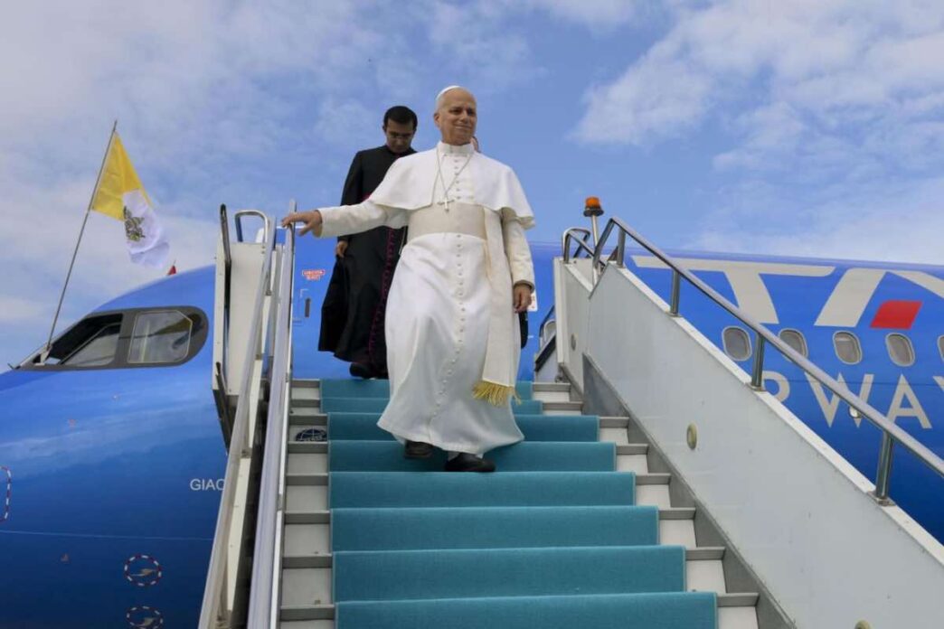 Il viaggio apostolico di Papa Leone XIV in Africa, previsto dal 13 al 23 aprile, si presenta come un itinerario articolato e intenso. In undici giorni, il Pontefice visiterà quattro Paesi – Algeria, Camerun, Angola e Guinea Equatoriale – attraversando undici città e partecipando a numerosi eventi tra discorsi, celebrazioni e incontri istituzionali.