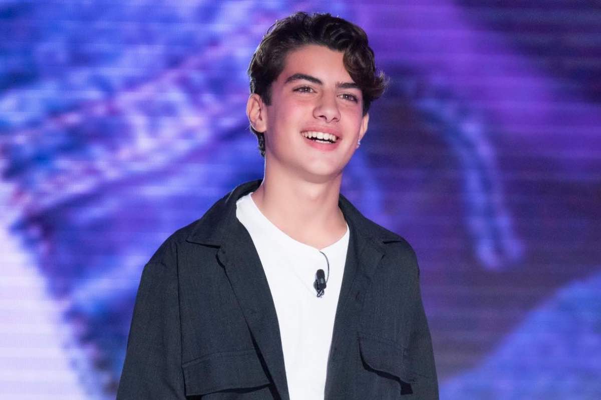 A interpretare Carlo Acutis è il giovane attore Samuele Carrino, già apprezzato per alcune intense interpretazioni cinematografiche. Accanto a lui, nel ruolo della madre Antonia Salzano, recita Lucia Mascino, volto noto della televisione italiana