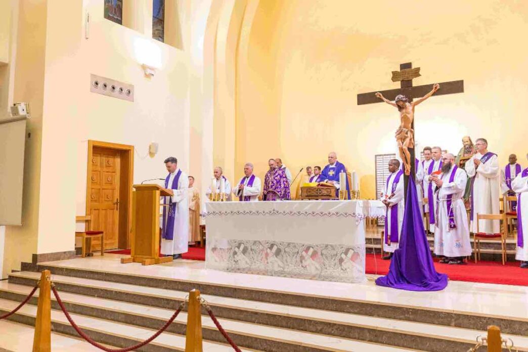 Fra Branimir Musa ha condiviso un messaggio profondo sull'importanza del servizio a Dio e sulla chiamata che le apparizioni della Madonna ci rivolgono ogni giorno.