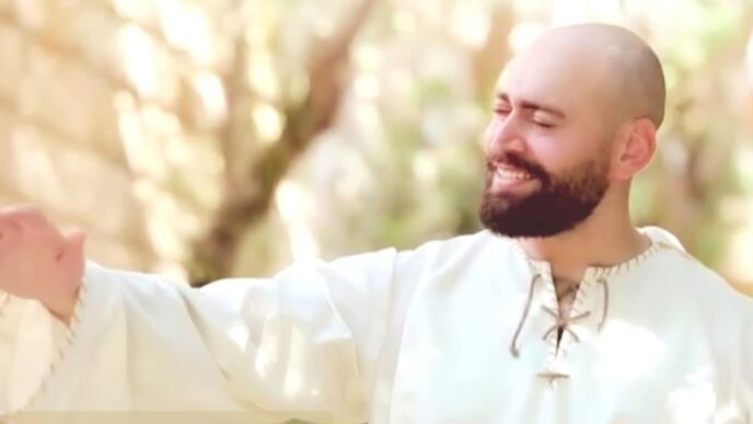 Intervista a Don Charbel che ci spiega l'importanza della Pasqua