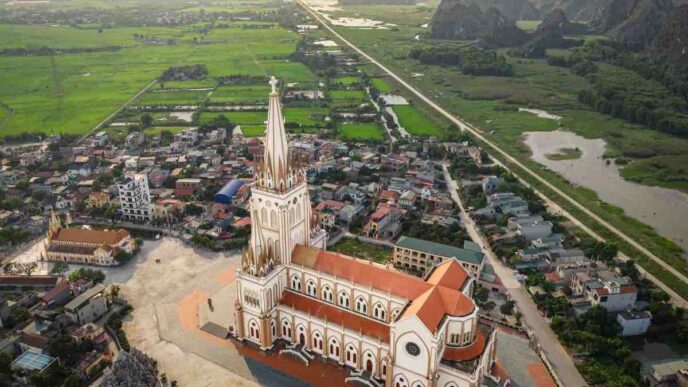 Il Vietnam sta vivendo un periodo di rinascita religiosa senza precedenti, con un numero sorprendente di nuove chiese costruite ogni anno