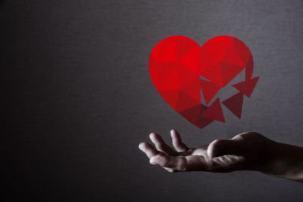 Quella fiducia va ricostruita, passo dopo passo, con la stessa pazienza che si userebbe per ricostruire qualsiasi altro legame che è stato spezzato. Ma per farlo, c'è bisogno di verità, di coraggio, di un'ammissione di colpa senza scuse, senza giustificazioni. La fiducia non può risorgere se la responsabilità non viene presa in pieno, se non c'è il desiderio di rimediare concretamente a ciò che è stato danneggiato