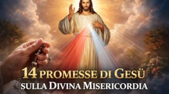 la devozione ha radici profonde nella vita di Santa Faustina Kowalska, che ha ricevuto le rivelazioni da Gesù negli anni '30. Queste rivelazioni contenevano 14 promesse specifiche per chi prega con sincerità e fede il Rosario della Divina Misericordia