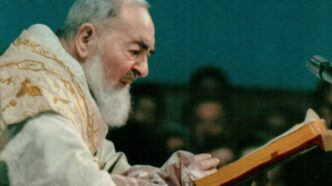 La devozione a un santo ha un profondo significato nella vita cristiana. Non è semplicemente un atto di venerazione verso una figura storica, ma un cammino di speranza e di identificazione con un ideale di vita cristiana che ogni credente può seguire.