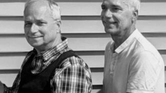 Papa Leone XIV continua a essere amato e seguito anche grazie alla testimonianza di chi lo ha conosciuto fin da bambino. Suo fratello, John Prevost, racconta la vita familiare, la fede vissuta in casa e la vocazione sacerdotale che si manifestava già in età giovanile.