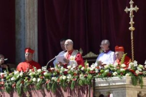 Quando il Card. Ernest Simoni ricorda i momenti che hanno segnato la sua vita sacerdotale, le parole non bastano per descrivere ciò che ha vissuto. «Mai avrei pensato di arrivare a festeggiare il mio 70° anniversario di sacerdozio»