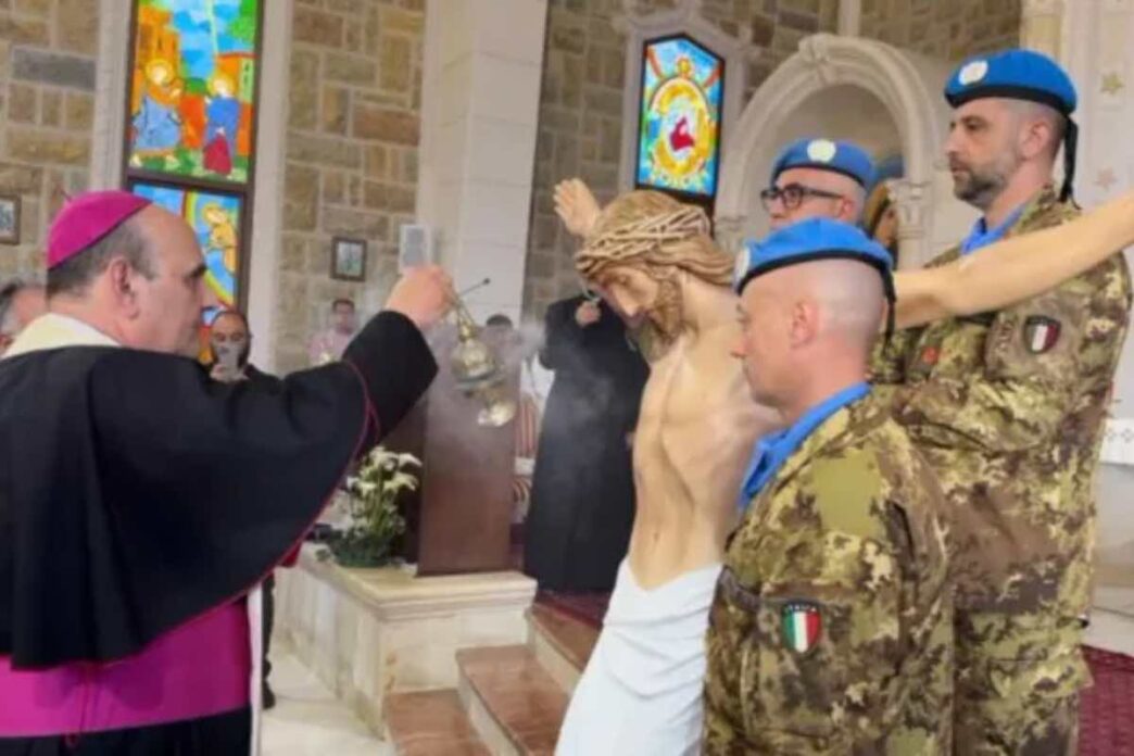 La statua di Cristo, distrutta durante l'episodio del 19 aprile, è stata rimpiazzata proprio nel punto in cui si trovava quella danneggiata, dando un segno concreto di speranza alla comunità locale. Le immagini del nuovo Cristo, rivelato a Debel, sono diventate virali, trasmesse dai media libanesi come un simbolo di pace.