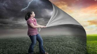 La negatività si fa sentire senza chiedere permesso. Non arriva sempre con grandi drammi. A volte è solo una stanchezza che si trascina dietro tutto, anche le cose buone. Altre volte è quella sensazione che tanto andrà storto comunque. Non serve neanche un motivo preciso.