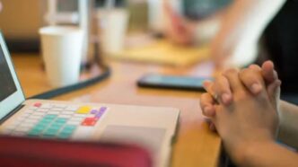 se visto con occhi di fede, il lavoro diventa un'occasione di incontro con Dio.