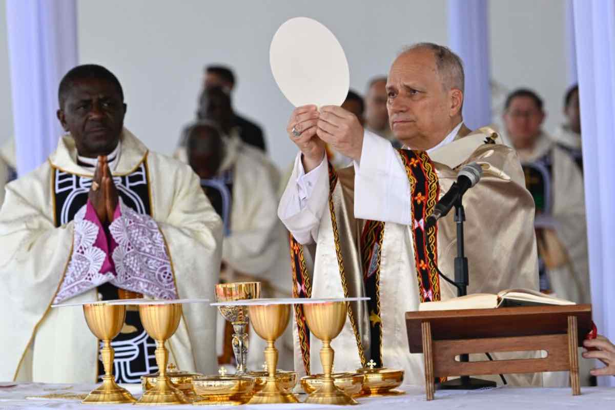 Il cibo dell’anima, quello che ci sostiene nei momenti più difficili, è altrettanto fondamentale. Questo cibo è Cristo, che nutre in abbondanza la Chiesa e ci rafforza nel cammino.