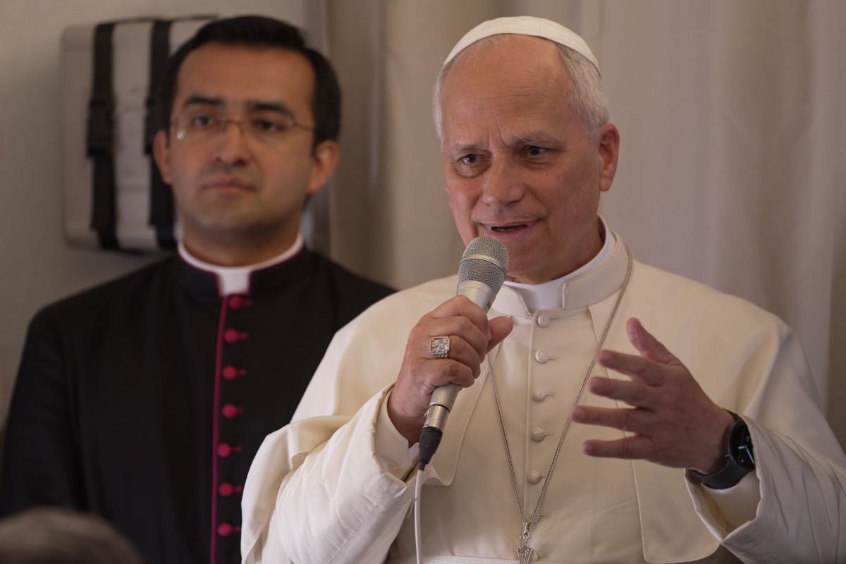 Questo viaggio ha avuto come filo conduttore la pace, la dignità umana e l’importanza dell’evangelizzazione, con Papa Leone XIV che ha posto l’accento su temi fondamentali per la comunità cristiana e per l’intera umanità.