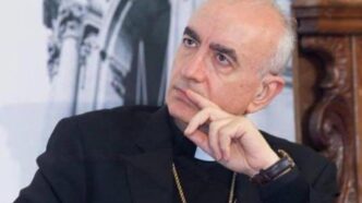 Il Vescovo Staglianò e la "guerra giusta": «Illusione smentita dal Vangelo»