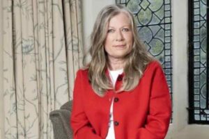 La storia di Wendy Duffy e il suicidio assistito sollevano interrogativi sul ruolo della comunità nel sostenere il dolore psicologico e la scelta della morte.