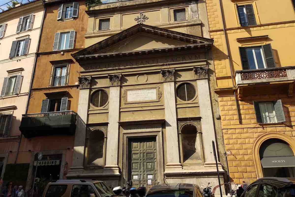 Venerdì 15 maggio, la Madonna Addolorata degli Agonizzanti inizierà il suo cammino dalla Chiesa della Natività, in Piazza Pasquino, verso il santuario di San Salvatore in Lauro.