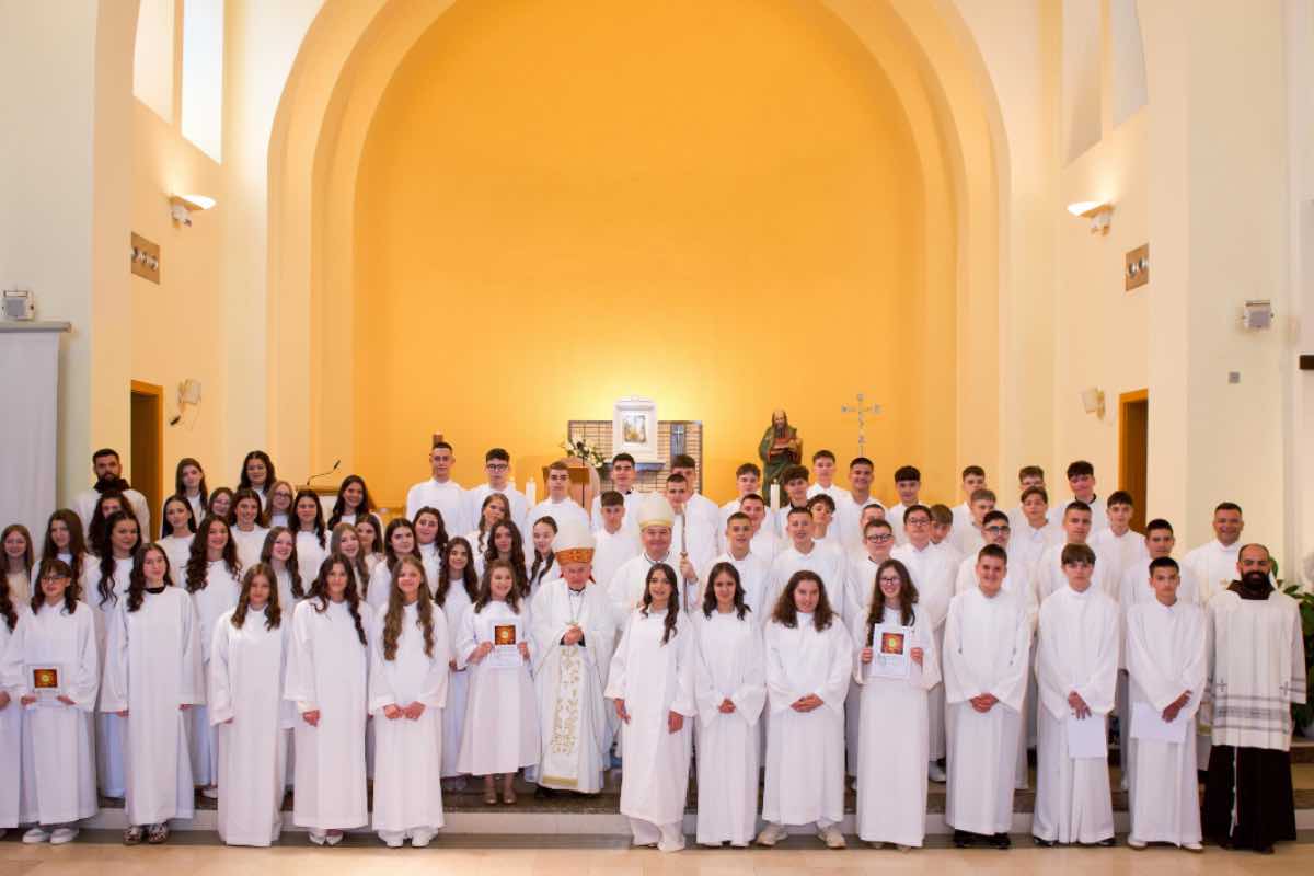 Sessantotto giovani hanno ricevuto la Confermazione nella parrocchia di San Giacomo. Per molti di loro non era soltanto una tappa del catechismo