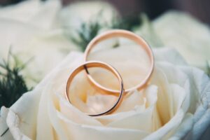 In Irlanda i matrimoni civili superano quelli cattolici: il dato che inquieta la Chiesa