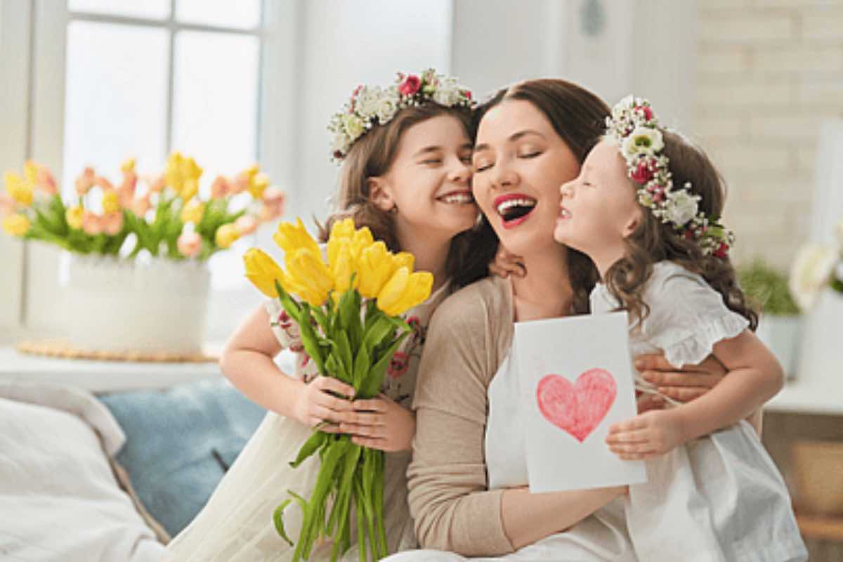Le parole del Papa andavano proprio lì. L’amore di Dio non nasce dalla perfezione dell’uomo. Semmai è il contrario. È sentirsi amati che rende possibile amare davvero.