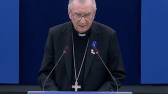 Cardinale Pietro Parolin durante la cerimonia dell'Ordine Europeo al Merito a Strasburgo